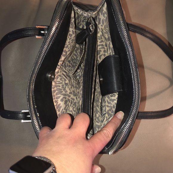 Guess Black&Gray Shoulder Purse - Picture 4 of 9